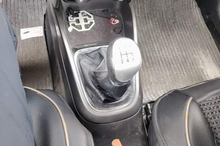 Used CHANGAN CS15 2016 1.5L Manual Luxury Edition Gear Lever