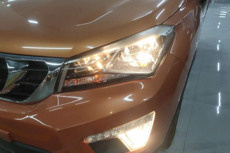 Used CHANGAN CS15 2016 1.5L Manual Fashion Edition Left Front Headlight