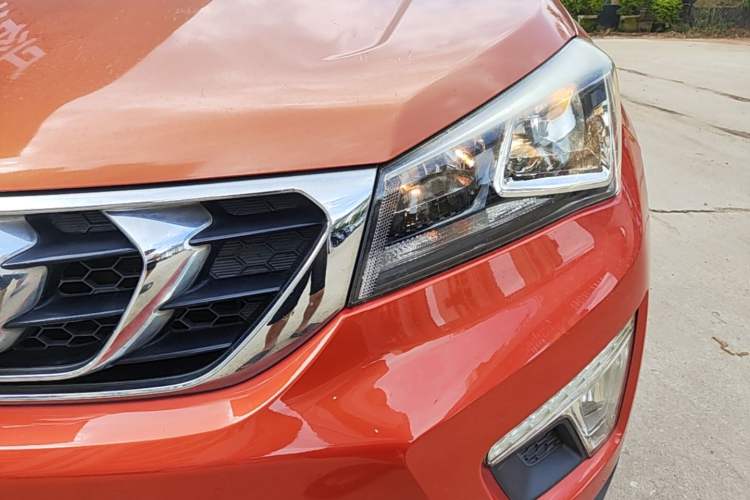 Used CHANGAN CS15 2016 1.5L Automatic Fashion Edition Left Front Headlight