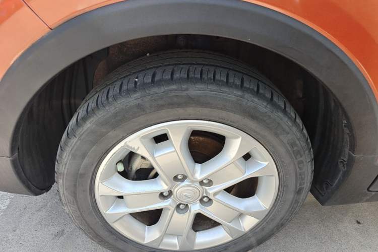 Used CHANGAN CS15 2016 1.5L Manual Fashion Edition Left Front Wheel Hub