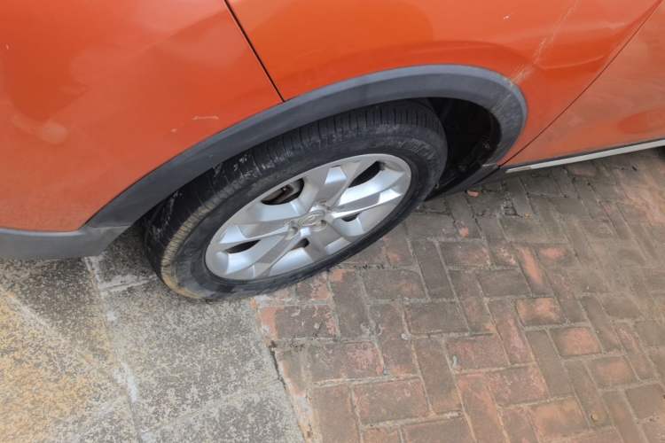 Used CHANGAN CS15 2016 1.5L Manual Luxury Edition Left Front Wheel Hub