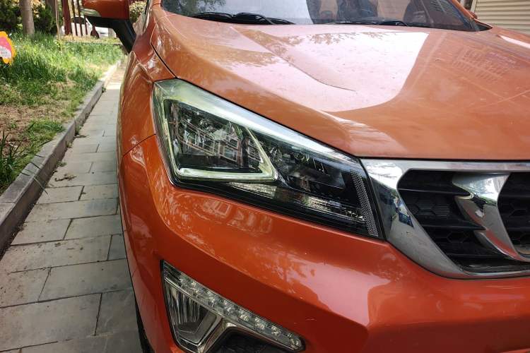 Used CHANGAN CS15 2016 1.5L Automatic Luxury Edition Right Front Headlight