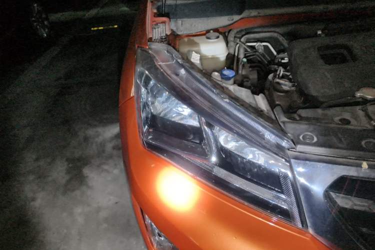 Used CHANGAN CS15 2016 1.5L Manual Fashion Edition Right Front Headlight