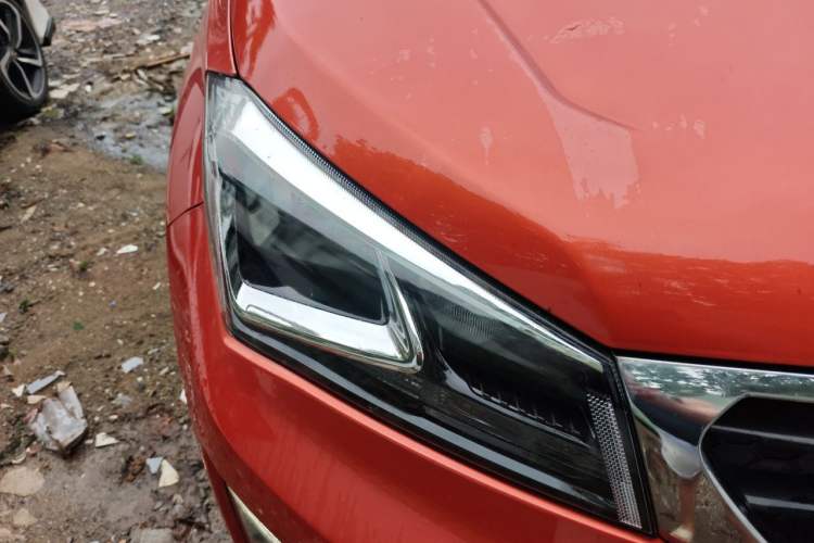 Used CHANGAN CS15 2016 1.5L Automatic Fashion Edition Right Front Headlight