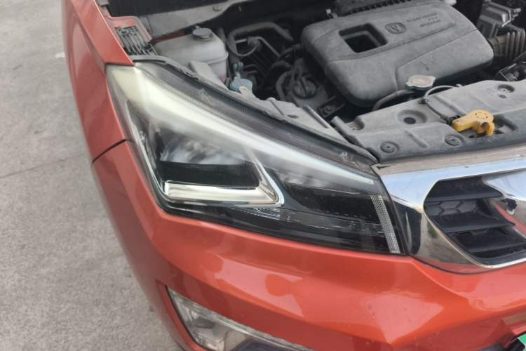 Used CHANGAN CS15 2016 1.5L Automatic Fashion Edition Right Front Headlight