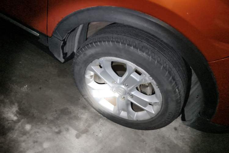 Used CHANGAN CS15 2016 1.5L Manual Fashion Edition Right Front Wheel Hub