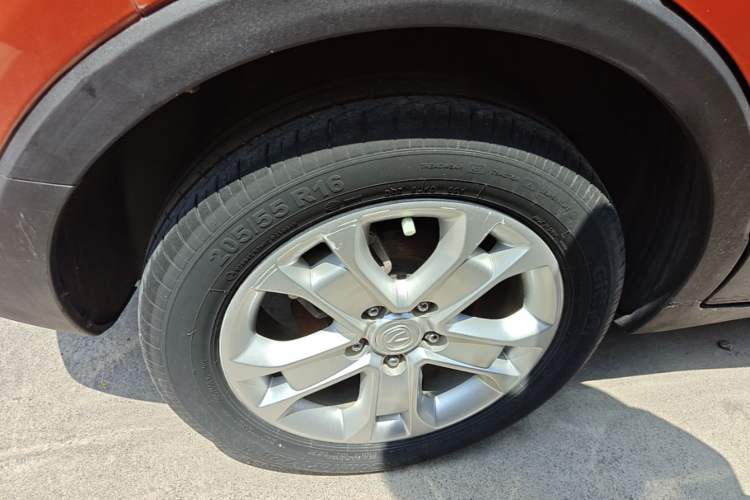 Used CHANGAN CS15 2016 1.5L Manual Fashion Edition Right Rear Wheel Hub