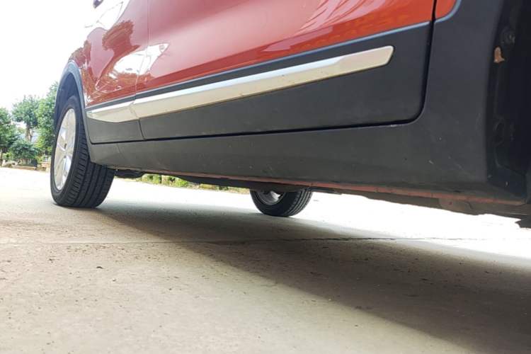 Used CHANGAN CS15 2016 1.5L Automatic Fashion Edition Right Side Sill