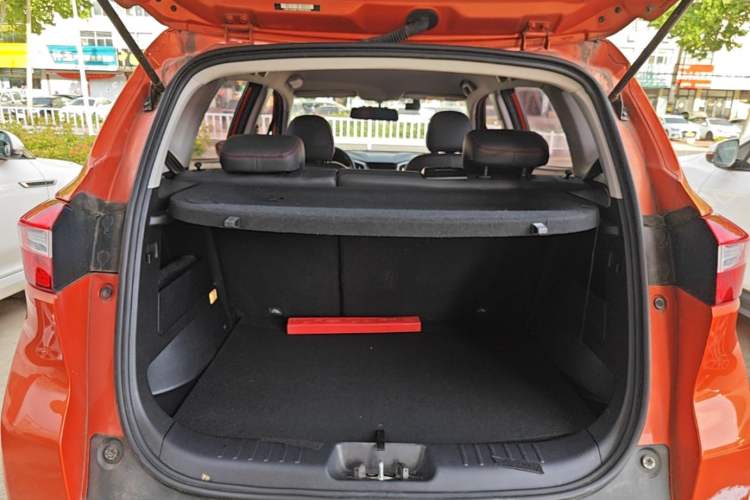 Used CHANGAN CS15 2016 1.5L Manual Fashion Edition Trunk