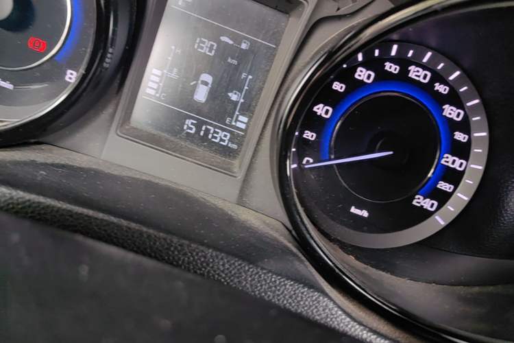 Used CHANGAN CS15 2017 1.5L Automatic Luxury Model with Sunroof Odometer Close Up