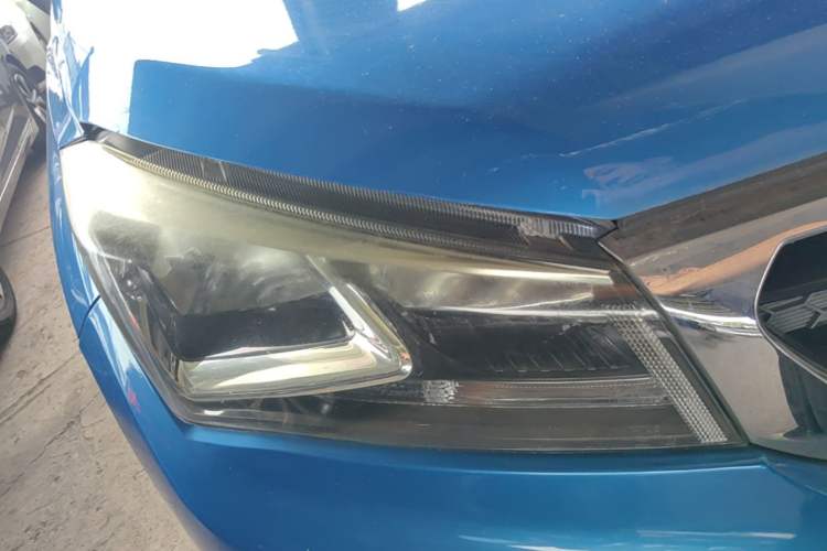 Used CHANGAN CS15 2017 1.5L Automatic Luxury Model with Sunroof Right Front Headlight