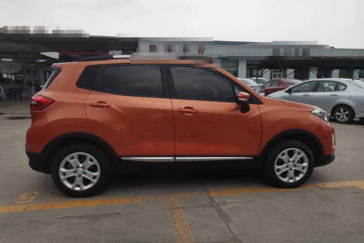 Used CHANGAN CS15 2017 1.5L Automatic Luxury Model with Sunroof Exterior 4