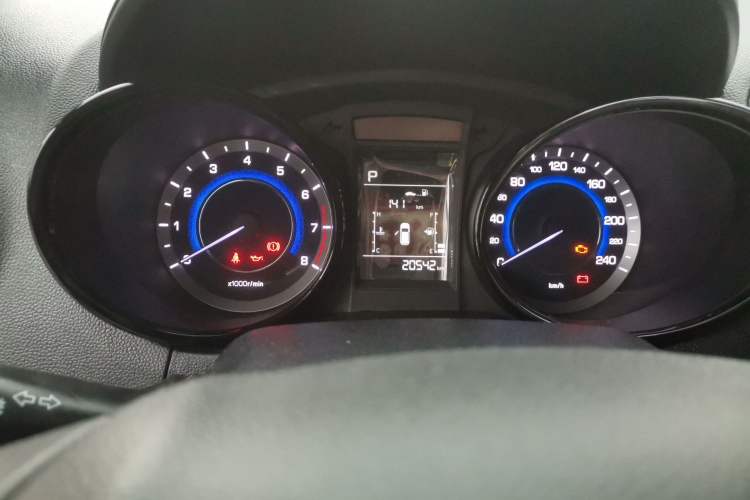 Used CHANGAN CS15 2017 1.5L Automatic Luxury Model with Sunroof Odometer Close Up
