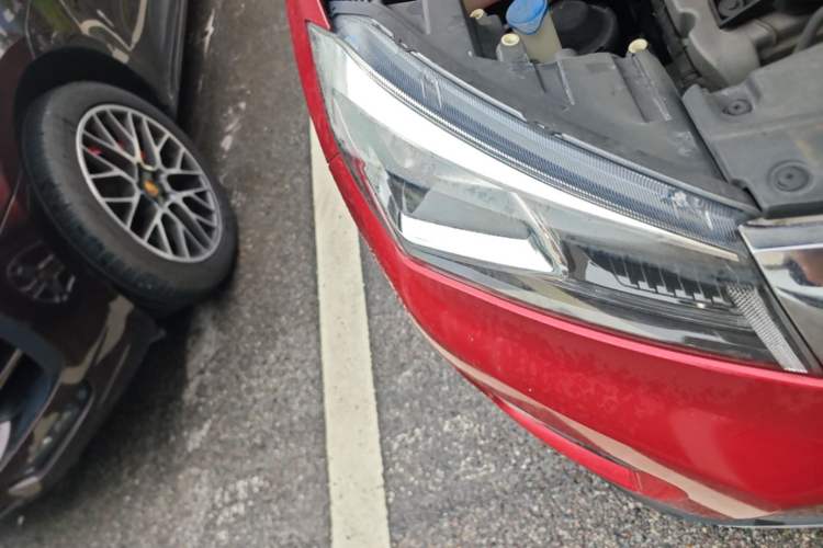 Used CHANGAN CS15 2017 1.5L Manual Luxury Sunroof Edition Right Front Headlight