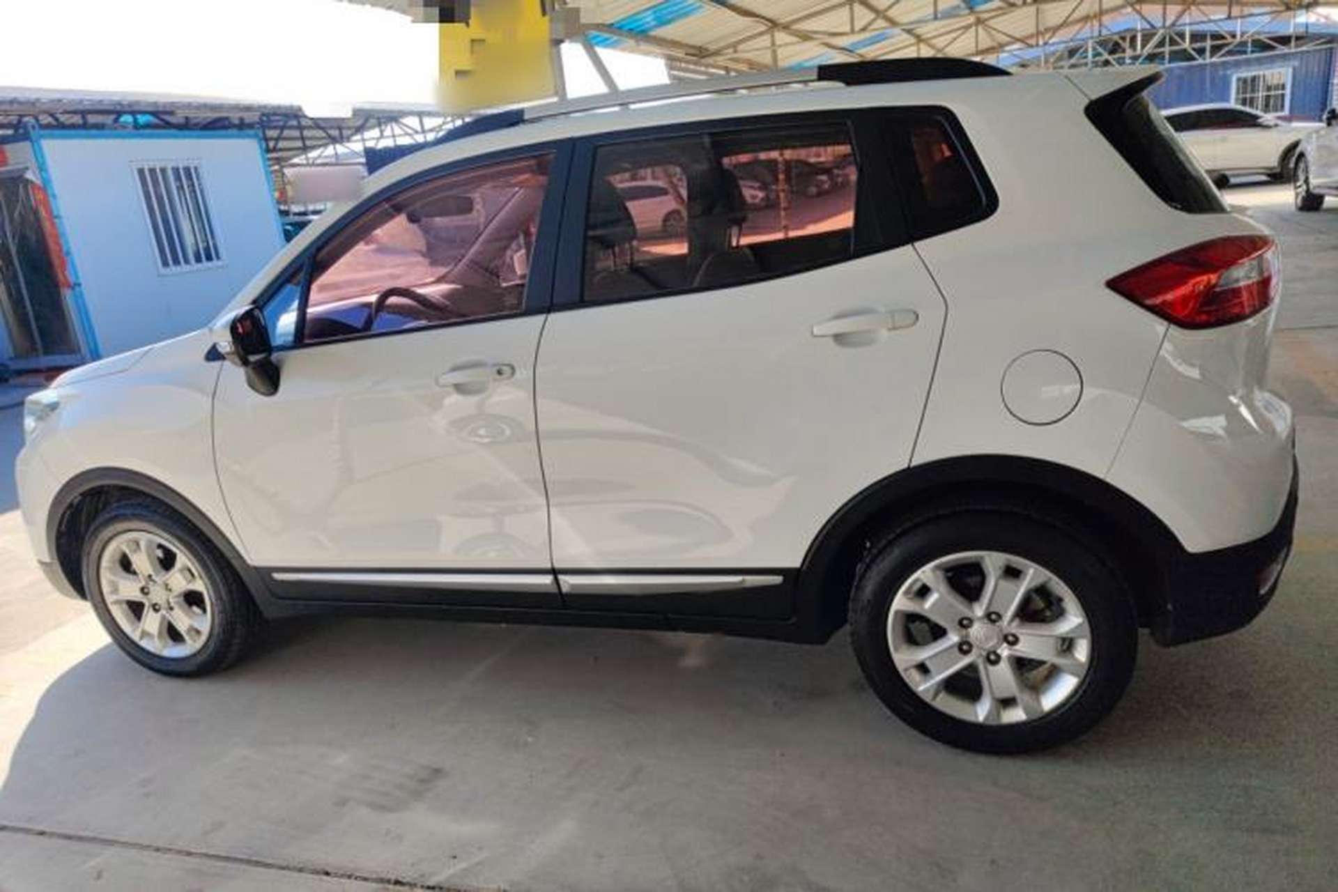 Used CHANGAN CS15 2017 1.5L Automatic Luxury Model with Sunroof Exterior 3
