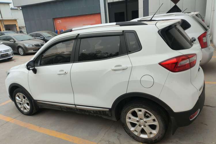 Used CHANGAN CS15 2017 1.5L Manual Luxury Sunroof Edition Exterior 5
