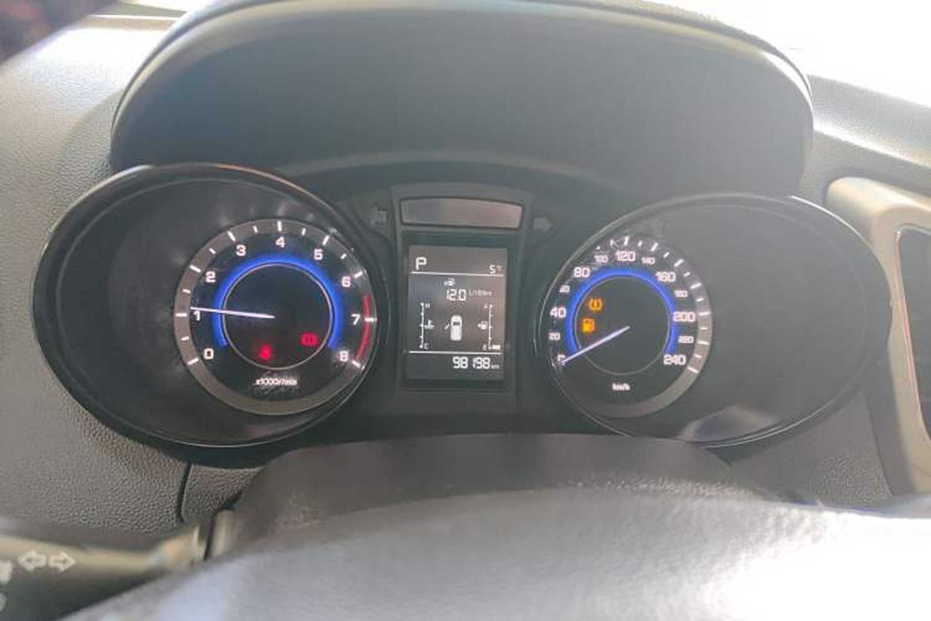 Used CHANGAN CS15 2017 1.5L Automatic Luxury Model with Sunroof Instrument Cluster