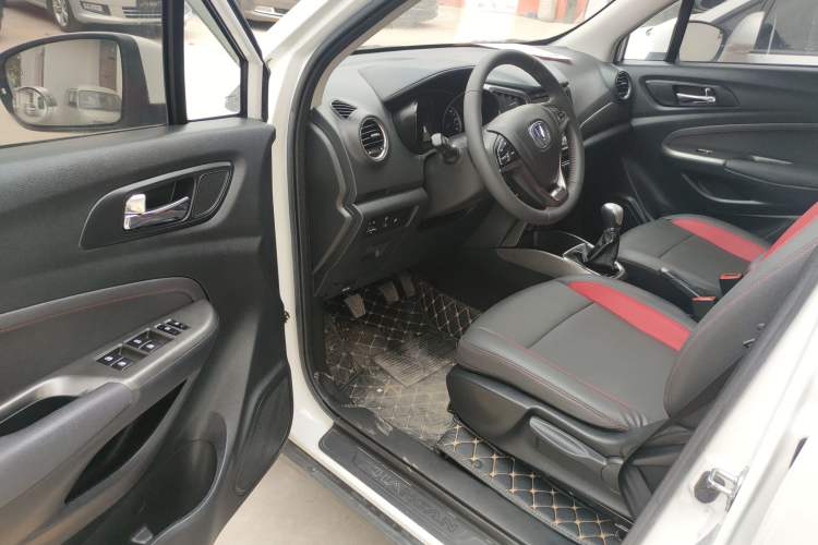 Used CHANGAN CS15 2017 1.5L Manual Luxury Sunroof Edition Interior 2