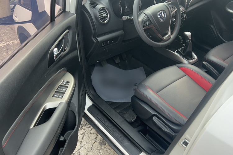 Used CHANGAN CS15 2017 1.5L Manual Luxury Sunroof Edition Interior 3