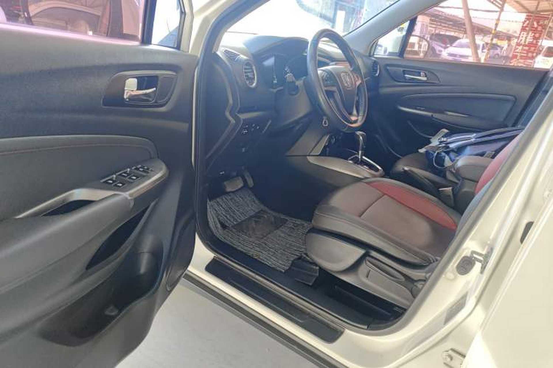Used CHANGAN CS15 2017 1.5L Automatic Luxury Model with Sunroof Interior 3