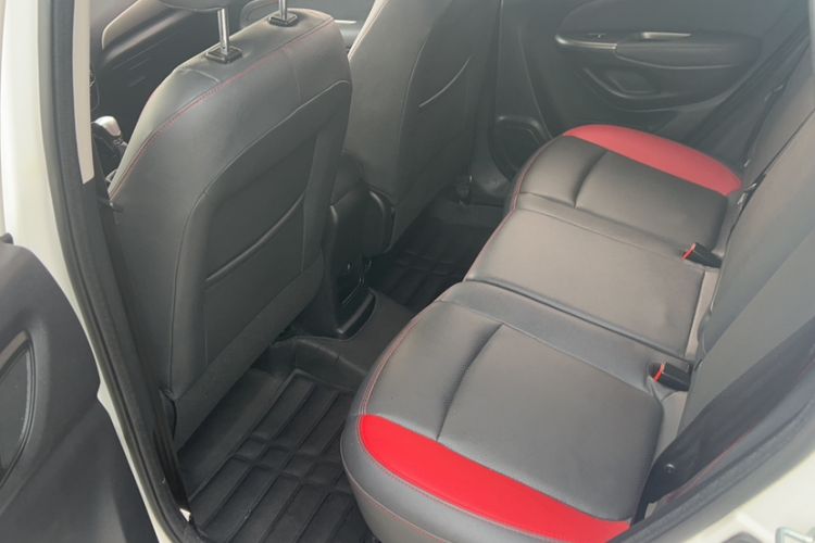 Used CHANGAN CS15 2017 1.5L Manual Luxury Sunroof Edition Interior 4