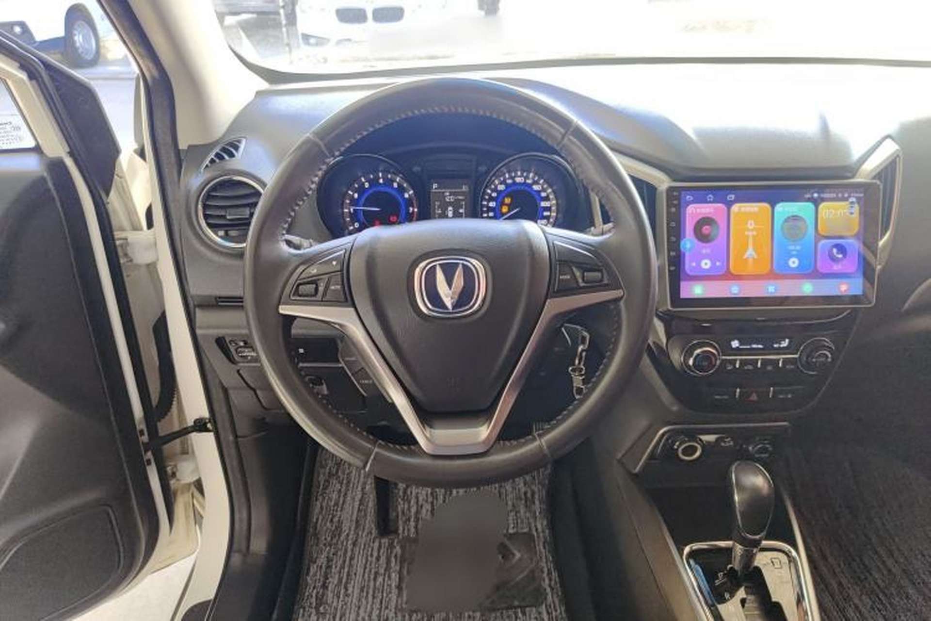 Used CHANGAN CS15 2017 1.5L Automatic Luxury Model with Sunroof Steering Wheel