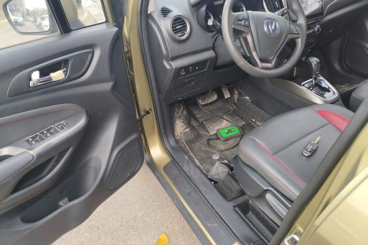 Used CHANGAN CS15 2017 1.5L Automatic Luxury Model with Sunroof Driver Seat