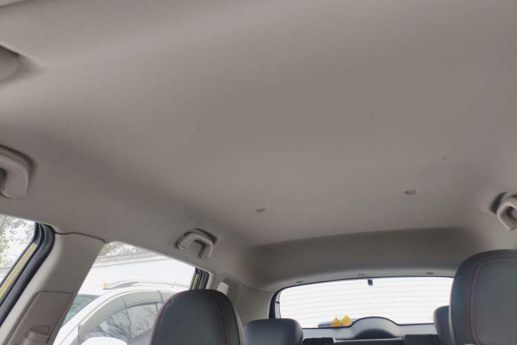 Used CHANGAN CS15 2017 1.5L Automatic Luxury Model with Sunroof Headliner