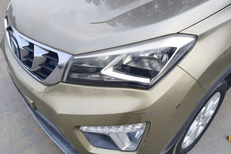 Used CHANGAN CS15 2017 1.5L Automatic Luxury Model with Sunroof Left Front Headlight