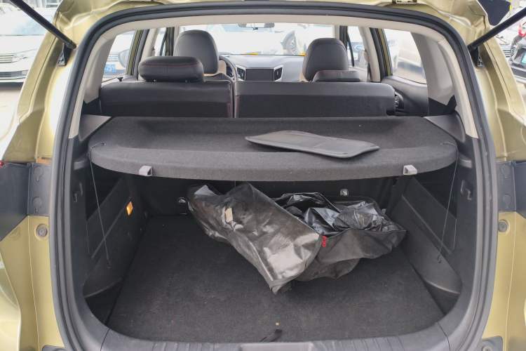 Used CHANGAN CS15 2017 1.5L Automatic Luxury Model with Sunroof Trunk
