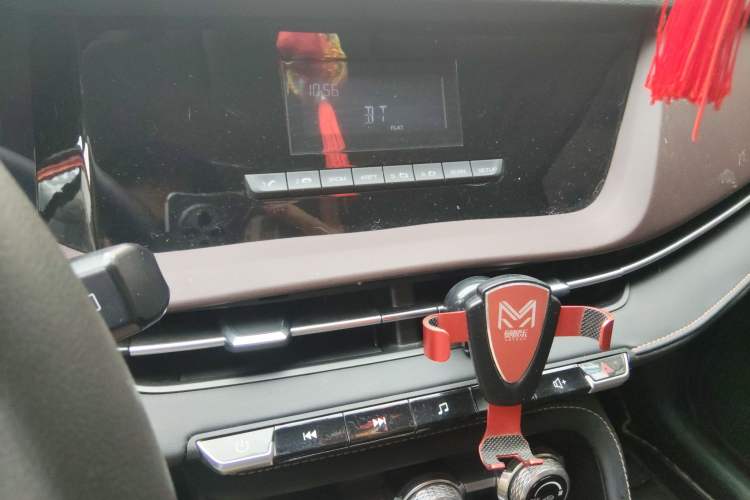 Used CHANGAN CS15 2019 1.5L Manual Comfort Model China V Standard Audio And AC Panel