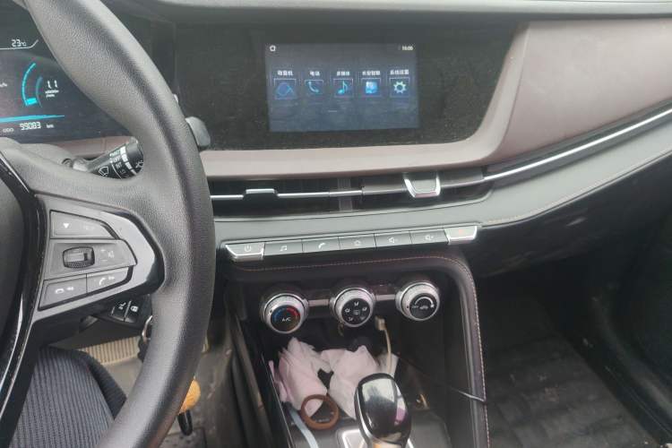 Used CHANGAN CS15 2019 1.5L Automatic Entry Model China VI Standard Audio And AC Panel