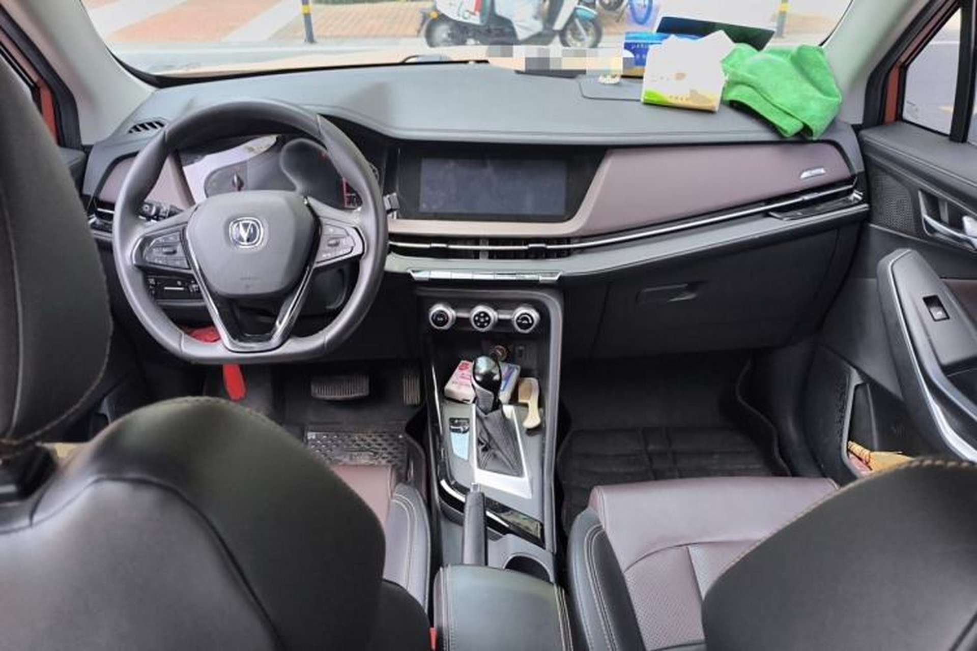 Used CHANGAN CS15 2019 1.5L Automatic Flagship Version China VI Standard Center Console