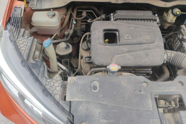 Used CHANGAN CS15 2019 1.5L Automatic Entry Model China VI Standard Engine Bay Right