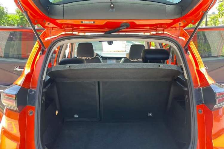 Used CHANGAN CS15 2019 1.5L Automatic Entry Model China VI Standard Exterior 5