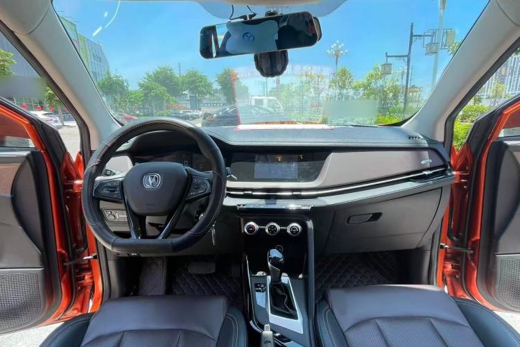 Used CHANGAN CS15 2019 1.5L Automatic Entry Model China VI Standard Interior 1