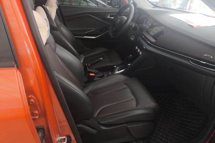 Used CHANGAN CS15 2019 1.5L Automatic Entry Model China VI Standard Interior 11
