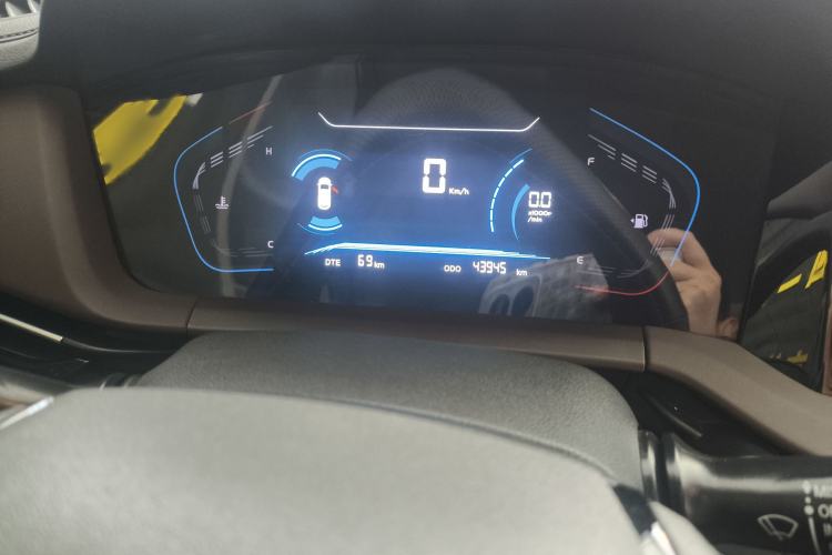 Used CHANGAN CS15 2019 1.5L Automatic Entry Model China VI Standard Interior 4