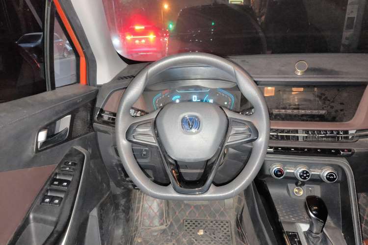 Used CHANGAN CS15 2019 1.5L Automatic Comfort Edition China VI Standard Steering Wheel