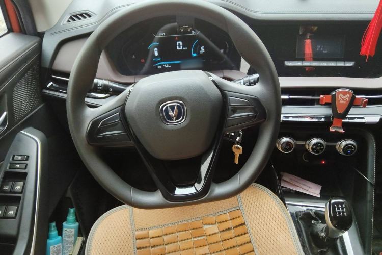 Used CHANGAN CS15 2019 1.5L Manual Comfort Model China V Standard Steering Wheel