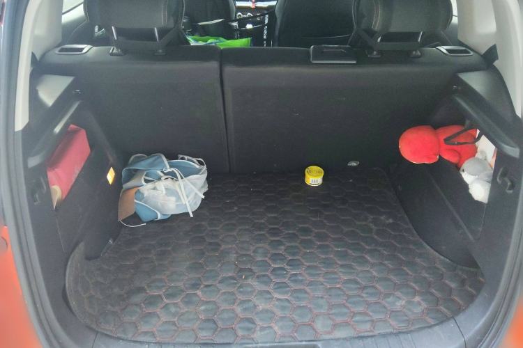 Used CHANGAN CS15 2019 1.5L Manual Comfort Model China V Standard Trunk