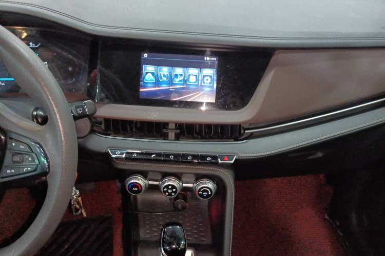 Used CHANGAN CS15 2019 1.5L Automatic Entry Model China VI Standard Audio And AC Panel