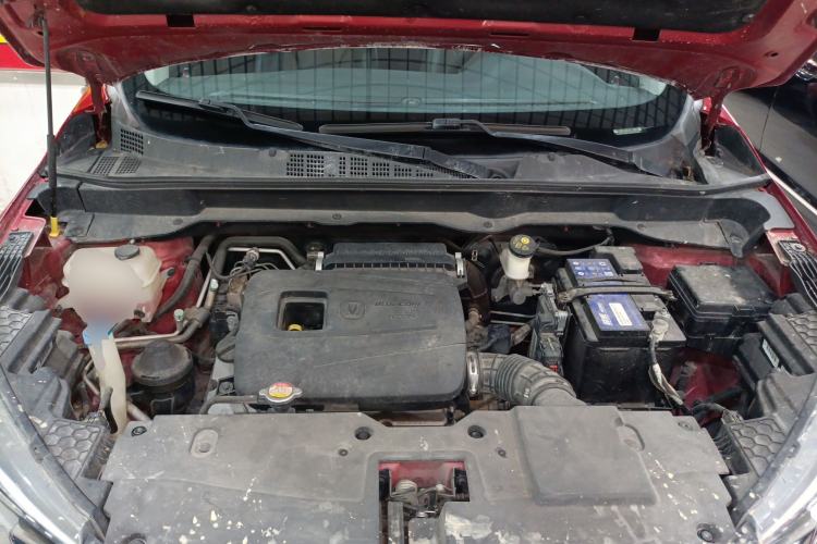 Used CHANGAN CS15 2019 1.5L Automatic Entry Model China VI Standard Engine Bay