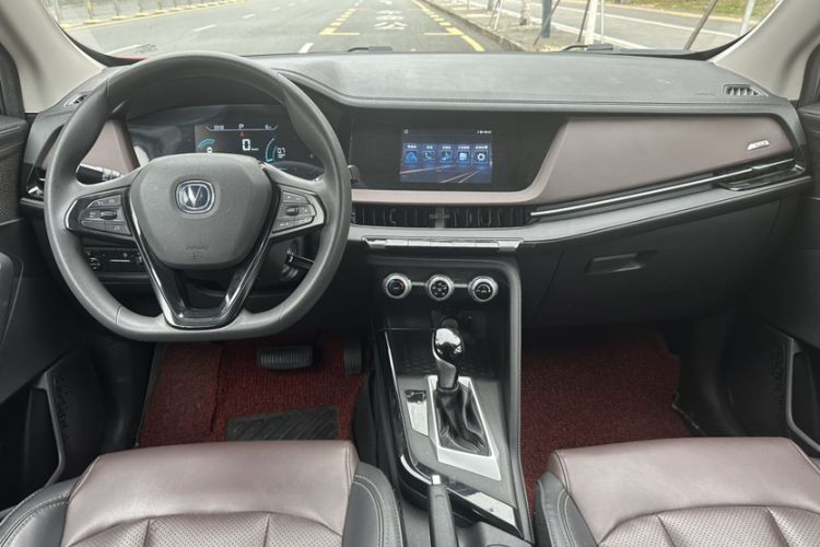 Used CHANGAN CS15 2019 1.5L Automatic Entry Model China VI Standard Interior 1