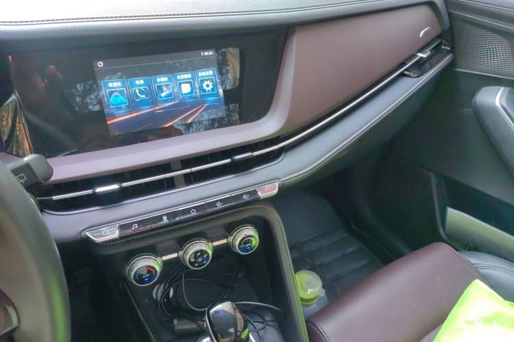 Used CHANGAN CS15 2019 1.5L Automatic Enjoyment Model China VI Standard Audio And AC Panel