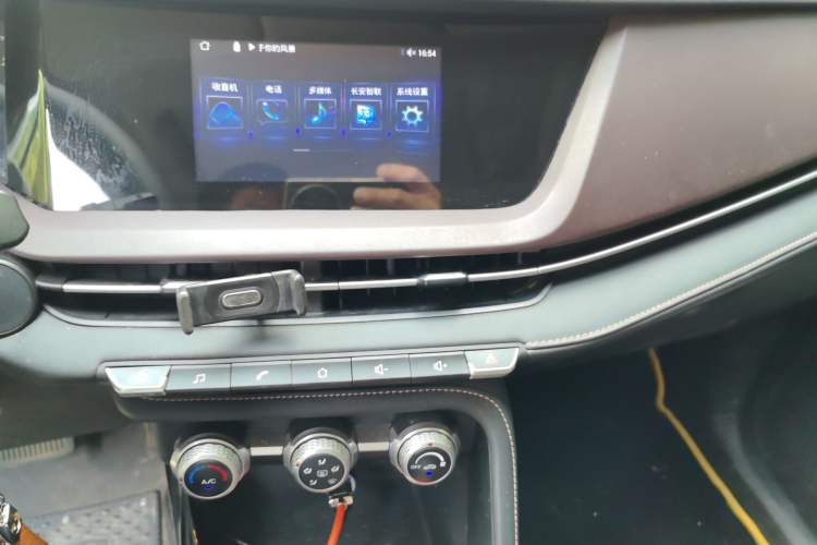 Used CHANGAN CS15 2019 1.5L Automatic Entry Model China VI Standard Audio And AC Panel