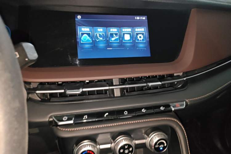 Used CHANGAN CS15 2019 1.5L Automatic Entry Model China VI Standard Audio And AC Panel