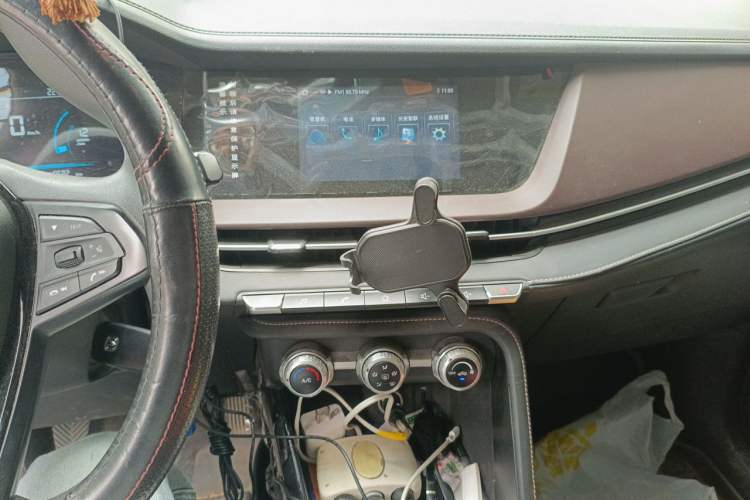 Used CHANGAN CS15 2019 1.5L Manual Entry-Level Version China VI Standard Audio And AC Panel