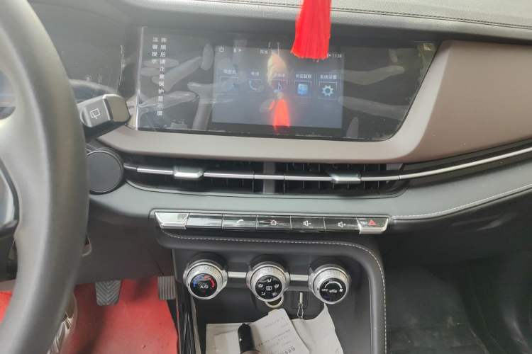 Used CHANGAN CS15 2019 1.5L Manual Entry-Level Version China VI Standard Audio And AC Panel