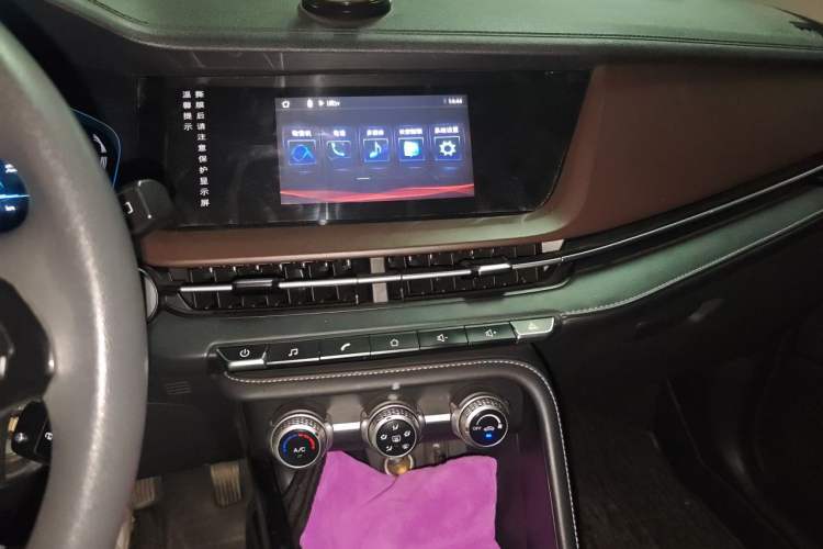 Used CHANGAN CS15 2019 1.5L Automatic Entry Model China V Standard Audio And AC Panel